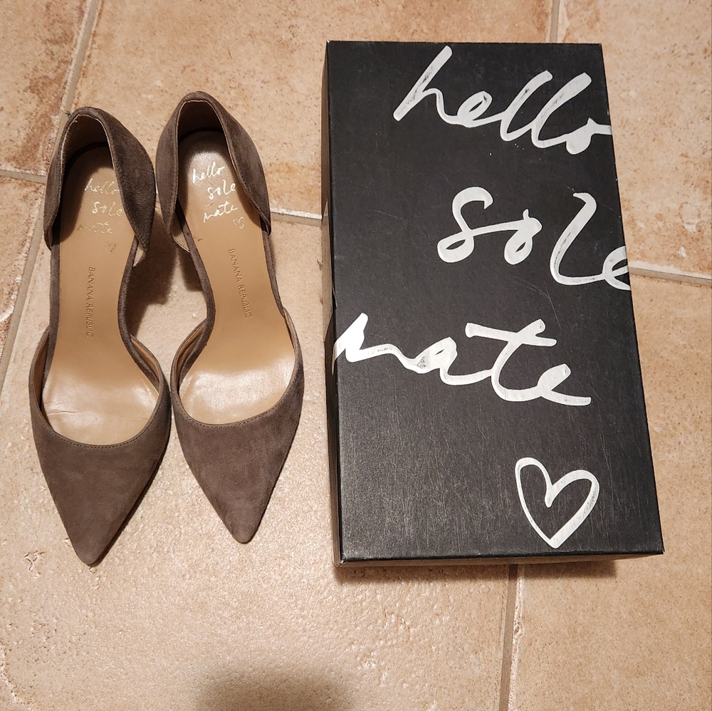 High heel pump size 8.5 Banana Republic